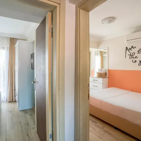 Xox Aparthotel 3*