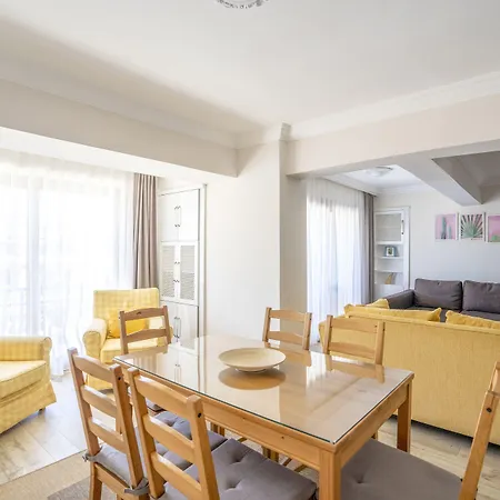 Aparthotel Xox 4*