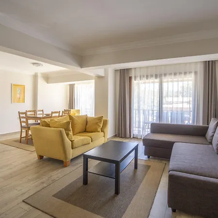 Aparthotel Xox 4*